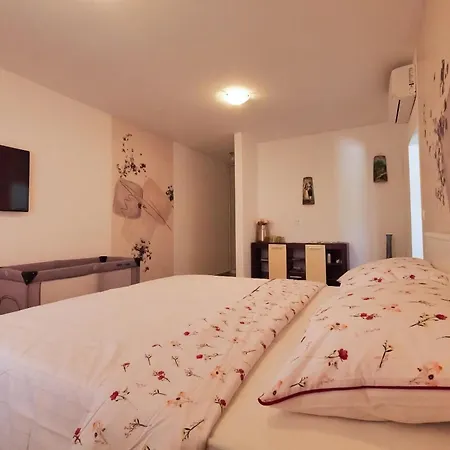 Dubrovnik Airport Pascal * Mocici